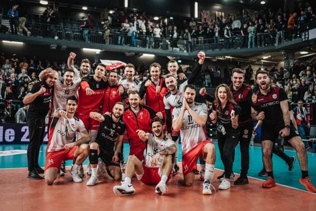 Volleyball Men Season 2023 2024 CEV Volleyball Cup 2024 Final SVG Lüneburg GER vs Asseco Resovia Rzeszow POL 12 03 2024 Team photo of the winners Asseco Resovia Rzeszow Lüneburg LKH Arena Niedersachsen Germany