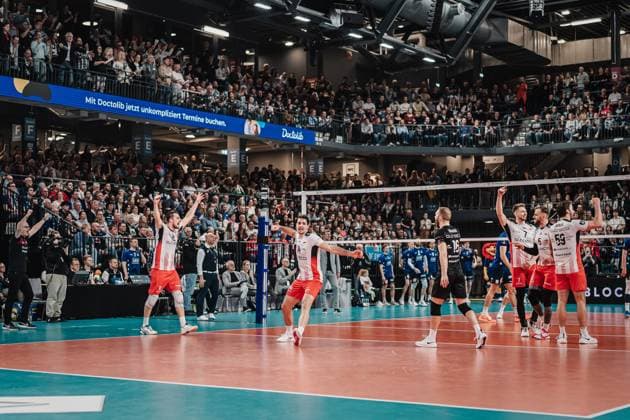 Volleyball Men Season 2023 2024 CEV Volleyball Cup 2024 Final SVG Lüneburg GER vs Asseco Resovia Rzeszow POL 12 03 2024 Asseco Resovia Rzeszow wins the match and cheers Lüneburg LKH Arena Niedersachsen Germany