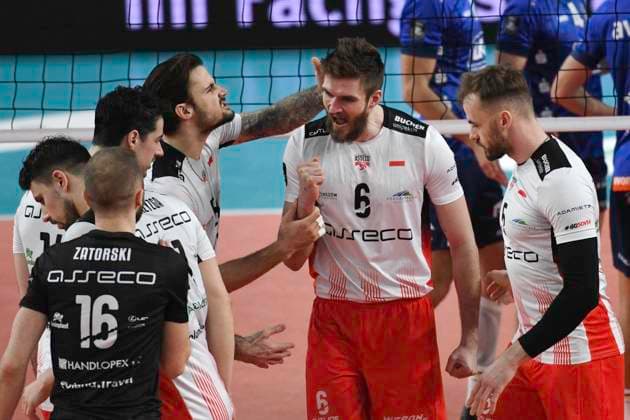 GER CEV Cup SVG Lueneburg vs Asseco Resovia Rzeszow 12 03 2024, LKH Arena, Lueneburg, GER CEV Cup, SVG Lueneburg GER vs Asseco Resovia Rzeszow POL , in the picture the Polish team cheers nordphotoxGmbH xWitke nph00002