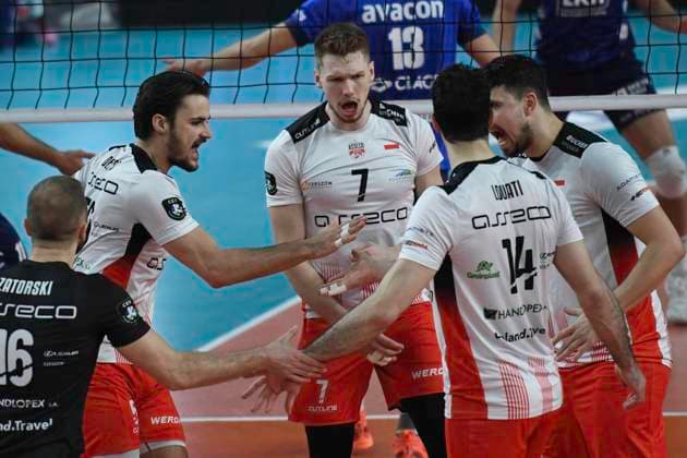 GER CEV Cup SVG Lueneburg vs Asseco Resovia Rzeszow 12 03 2024, LKH Arena, Lueneburg, GER CEV Cup, SVG Lueneburg GER vs Asseco Resovia Rzeszow POL , in the picture the Polish team cheers nordphotoxGmbH xWitke nph00002