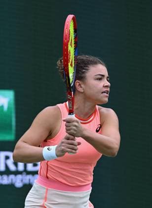 INDIAN WELLS, CA - MARCH 12: Jasmine Paolini (ITA) looks down court after hitting the ball during a WTA, Tennis Damen tennis match played on March 12, 2024 during the BNP Paribas Open played at the Indian Wells Tennis Garden in Indian Wells, CA. (Photo by John Cordes Icon Sportswire) TENNIS: MAR 12 BNP Paribas Open EDITORIAL USE ONLY Icon506240312001