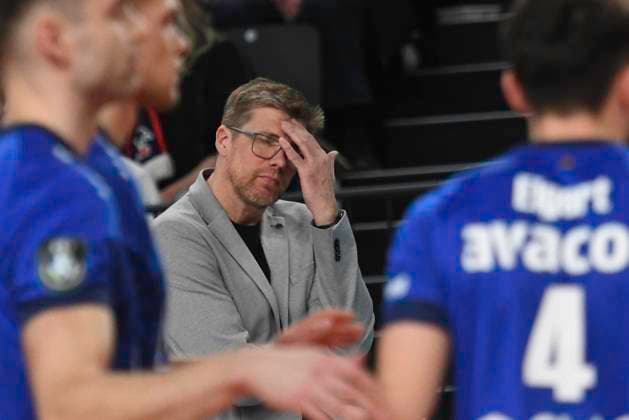GER CEV Cup SVG Lueneburg vs Asseco Resovia Rzeszow 12 03 2024, LKH Arena, Lueneburg, GER CEV Cup, SVG Lueneburg GER vs Asseco Resovia Rzeszow POL , in the picture coach Stefan Huebner Hübner Lueneburg desperate nordphotoxGmbH xWitke nph00002
