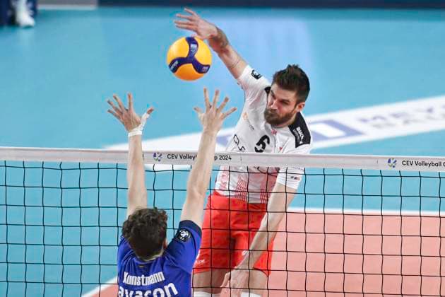 GER CEV Cup SVG Lueneburg vs Asseco Resovia Rzeszow 12 03 2024, LKH Arena, Lueneburg, GER CEV Cup, SVG Lueneburg GER vs Asseco Resovia Rzeszow POL , in the picture Joscha Kunstmann Lueneburg 07 tries to assert himself against Karol Klos Resovia 06 nordphotoxGmbH xWitke nph00002
