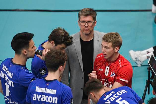 GER CEV Cup SVG Lueneburg vs Asseco Resovia Rzeszow 12 03 2024, LKH Arena, Lueneburg, GER CEV Cup, SVG Lueneburg GER vs Asseco Resovia Rzeszow POL , in the picture coach Stefan Huebner Hübner Lueneburg talks to his team nordphotoxGmbH xWitke nph00002