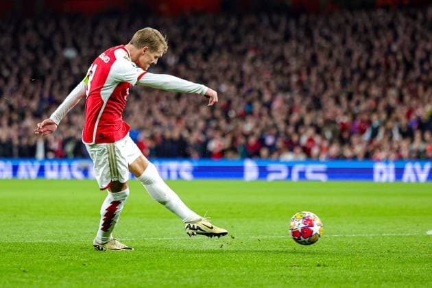 Arsenal v FC Porto Champions League 12 03 2024. Round of 16 Martin Odegaard (8) of Arsenal shoots towards the goal during the Champions League match between Arsenal and FC Porto at the Emirates Stadium, London, England on 12 March 2024. Editorial use only , Copyright: xNigelxKeenex PSI-19227-0010