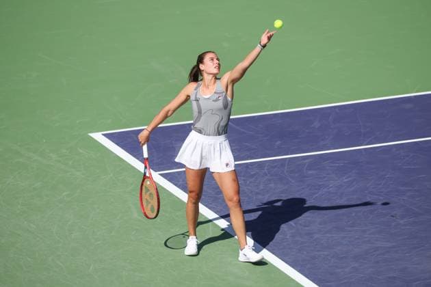 INDIAN WELLS, CA - MARCH 13: Emma Navarro (USA) serves during the BNP Paribas Open on March 13, 2024 at Indian Wells Tennis Garden in Indian Wells, CA. (Photo by George Walker Icon Sportswire) TENNIS: MAR 13 BNP Paribas Open EDITORIAL USE ONLY Icon240313007