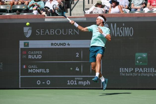 INDIAN WELLS, CA - MARCH 13: Casper Ruud (NOR) hits a forehand during the BNP Paribas Open on March 13, 2024 at Indian Wells Tennis Garden in Indian Wells, CA. (Photo by George Walker Icon Sportswire) TENNIS: MAR 13 BNP Paribas Open EDITORIAL USE ONLY Icon240313031