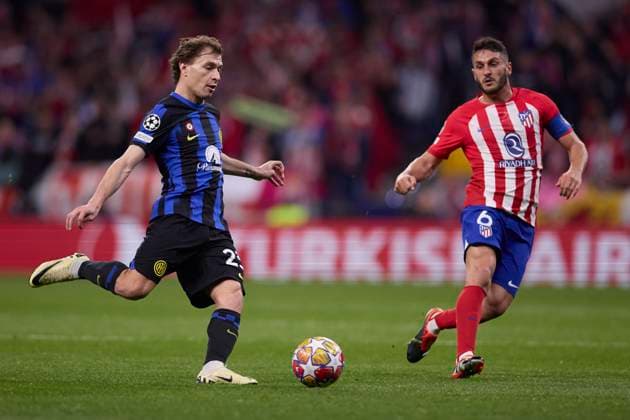 Nicolo Barella (FC Internazionale) controls the ball, UEFA Champions League 2023 24 - Round of 16 Second Leg, Atletico de Madrid vs Inter Milan, Civitas Metropolitano, March 13, 2024, Madrid, ESP.