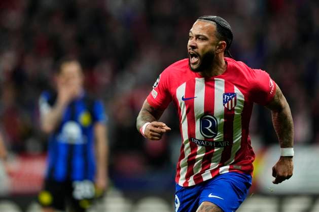 Sport Bilder des Tages Atletico Madrid v FC Internazionale: Round of 16 Second Leg - UEFA Champions League 2023 24 Memphis Depay centre-forward of Atletico de Madrid and Netherlands celebrates after scoring his sides first goal during the UEFA Champions League 2023 24 round of 16 second leg match between FC Barcelona, Barca and SSC Napoli at Estadi Olimpic Lluis Companys on March 12, 2024 in Barcelona, Spain. Madrid Spain  Copyright: xJosexBretonx originalFilename:breton-atletico240313_npv95.jpg