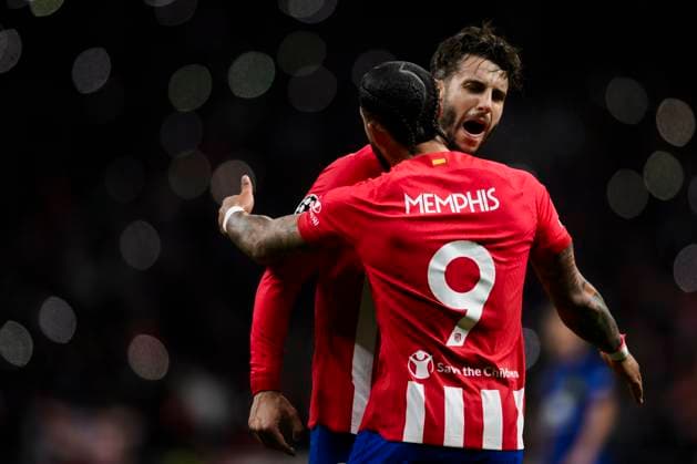 Club Atletico de Madrid v FC Internazionale - UEFA Champions League Memphis Depay of Club Atletico de Madrid celebrates with Mario Hermoso of Club Atletico de Madrid after scoring a goal during the UEFA Champions League round of 16 second leg football match between Club Atletico de Madrid and FC Internazionale. Madrid Spain Copyright: xNicolòxCampox