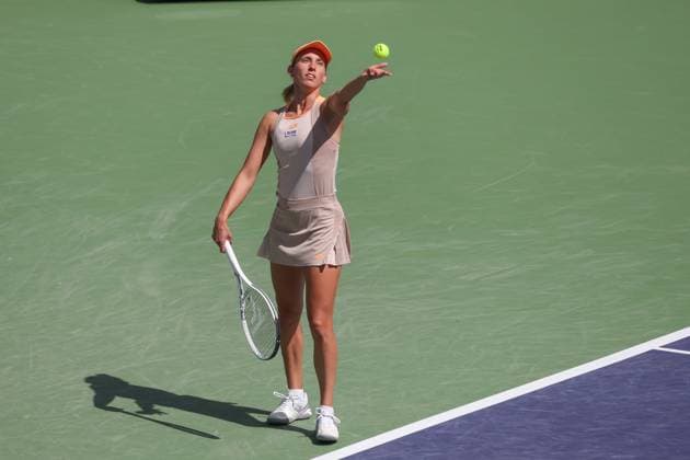 INDIAN WELLS, CA - MARCH 13: Elise Mertens (BEL) serves during the BNP Paribas Open on March 13, 2024 at Indian Wells Tennis Garden in Indian Wells, CA. (Photo by George Walker Icon Sportswire) TENNIS: MAR 13 BNP Paribas Open EDITORIAL USE ONLY Icon240313058