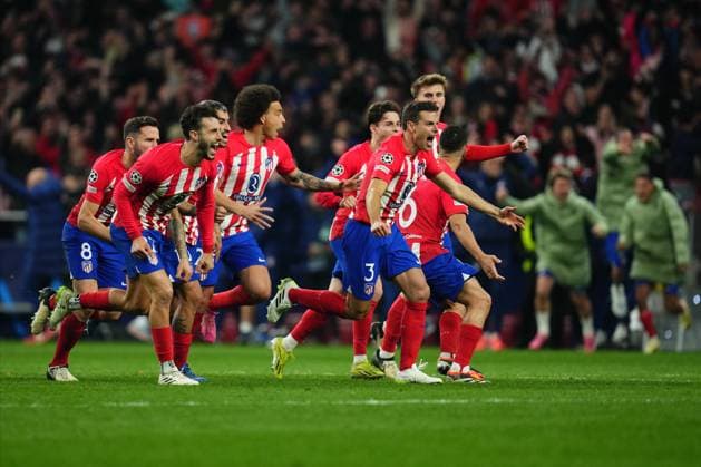 ESP: Atletico de Madrid v Inter Milan. UEFA Champions League match. Round of 16. Atletico de Madrid players celebrating the victory at full time during the UEFA Champions League match, Round of 16, second leg, between Atletico de Madrid and Inter Milan played at Civitas Metropolitano Stadium on March 13, 2024 in Madrid Spain. kpng Copyright: xBaguxBlancox xPRESSINPHOTOx PS_240313_069