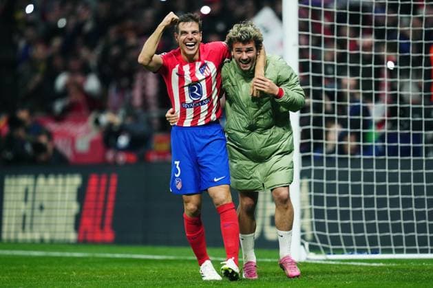ESP: Atletico de Madrid v Inter Milan. UEFA Champions League match. Round of 16. Antoine Griezmann and Cesar Azpilicueta of Atletico de Madrid celebrating the victory at full time during the UEFA Champions League match, Round of 16, second leg, between Atletico de Madrid and Inter Milan played at Civitas Metropolitano Stadium on March 13, 2024 in Madrid Spain. kpng Copyright: xBaguxBlancox xPRESSINPHOTOx PS_240313_062