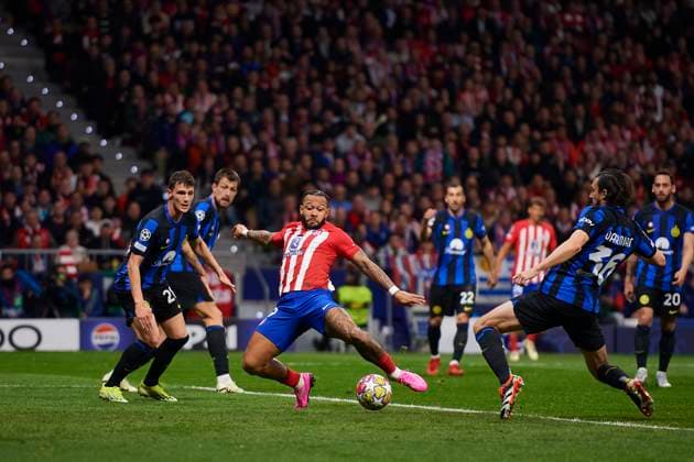 UEFA Champions League, Atletico de Madrid v FC Internazionale Milan MADRID, SPAIN - MARCH 13: Memphis Depay Centre-Forward of Atletico de Madrid in action during the UEFA Champions League 2023 24 round of 16 second leg match between Atletico de Madrid and FC Internazionale Milan at Civitas Metropolitano Stadium on March 13, 2024 in Madrid, Spain. (Photo By Francisco Macia Photo Players Images) Madrid Civitas Metropolitano Madrid Spain Copyright: xFranciscoxMacia PhotoxPlayersxImagesx