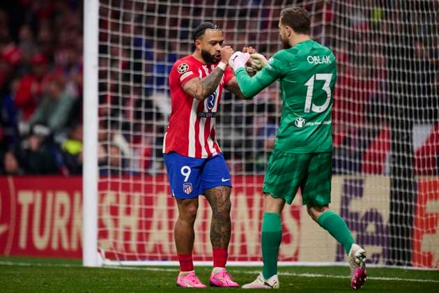 UEFA Champions League, Atletico de Madrid v FC Internazionale Milan MADRID, SPAIN - MARCH 13: Memphis Depay Centre-Forward of Atletico de Madrid celebrates scoring the team s second penalty in the penalty shoot out during the UEFA Champions League 2023 24 round of 16 second leg match between Atletico de Madrid and FC Internazionale Milan at Civitas Metropolitano Stadium on March 13, 2024 in Madrid, Spain. (Photo By Francisco Macia Photo Players Images) Madrid Civitas Metropolitano Madrid Spain Copyright: xFranciscoxMacia PhotoxPlayersxImagesx
