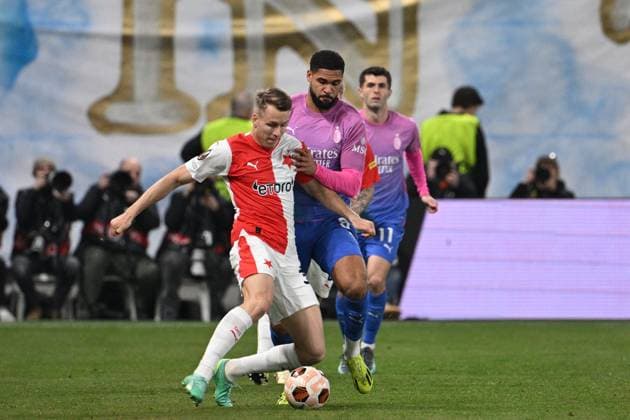 (L-R) Ondrej Zmrzly of Slavia, Ruben Loftus-Cheek and Christian Pulisic of AC Milan in action during the Slavia Praha vs AC Milan football return match of the Europa League semi-final on March 14, 2024, Prague, Czech Republic. (CTKxPhoto MichalxKamaryt) CTKPhotoP2024031407196  CTKPhotoP2024031407196