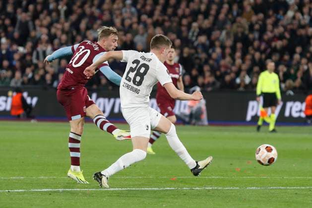 West Ham United v SC Freiburg UEFA Europa League Jarrod Bowen of West Ham United scores his sides 2nd goal during the UEFA Europa League Round of 16 Second Leg match at the London Stadium, Stratford Copyright: xPaulxChestertonx FIL-19832-0013 UK Newspapers OUT