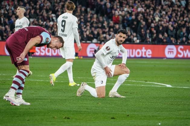 Soccer UEFA Europa League 2023 2024, Round of 16, West Ham United SC Freiburg, London Olympic Stadium Freiburgs Vincenzo Grifo London Olympic Stadium England Copyright: xJoeranxSteinsiekx