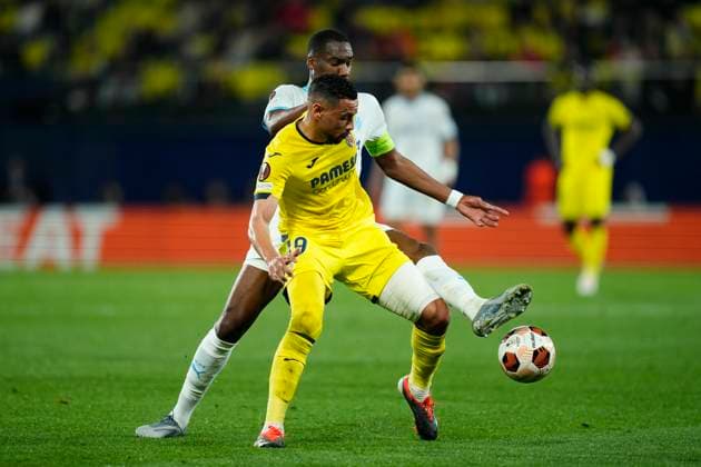 Villarreal CF v Olympique Marseille: Round of 16 Second Leg - UEFA Europa League 2023 24 Francis Coquelin defensive midfield of Villarreal and France and Geoffrey Kondogbia Defensive Midfield of Olympique Marseille and Central African Republic compete for the ball during the UEFA Europa League 2023 24 round of 16 second leg match between Villarreal CF and Olympique Marseille at Estadio de la Ceramica on March 14, 2024 in Villarreal, Spain. Villarreal Castellon Spain  Copyright: xJosexBretonx originalFilename:breton-villarre240314_npS7o.jpg