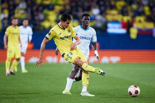 March 14, 2024: Aissa Mandi (L) of Villarreal competes for the ball with Ismaila Sarr of Olympique de Marseille during the UEFA Europa League, Round of 16, football match played between Villarreal CF and Olympique de Marseille at Estadio de la Ceramica on March 14, 2024, in Villarreal, Spain. - ZUMAa181 20240314_zaa_a181_020 Copyright: xDavidxAliagax