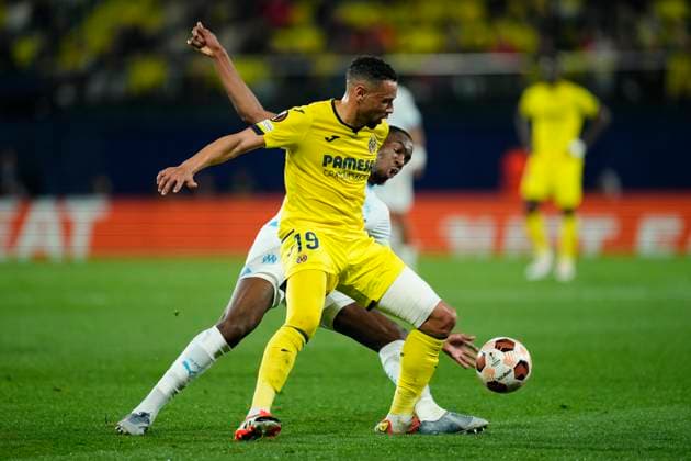 Villarreal CF v Olympique Marseille: Round of 16 Second Leg - UEFA Europa League 2023 24 Francis Coquelin defensive midfield of Villarreal and France and Geoffrey Kondogbia Defensive Midfield of Olympique Marseille and Central African Republic compete for the ball during the UEFA Europa League 2023 24 round of 16 second leg match between Villarreal CF and Olympique Marseille at Estadio de la Ceramica on March 14, 2024 in Villarreal, Spain. Villarreal Castellon Spain  Copyright: xJosexBretonx originalFilename:breton-villarre240314_npPqb.jpg