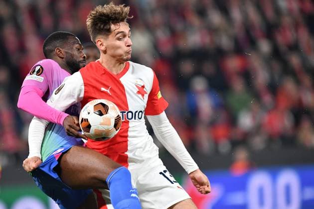 March 14, 2024, Prague, Czech Republic: MOJMIR CHYTIL of Slavia Praha (R) fight for ball with Milan s FIKAYO TOMORI (L) at Eden Stadion during Round of 16, 2st leg, of the UEFA Europa League, at March 14, 2024, in Prague in the Czech Republic. Prague Czech Republic - ZUMAr156 20240314_aap_r156_006 Copyright: xSlavekxRutax