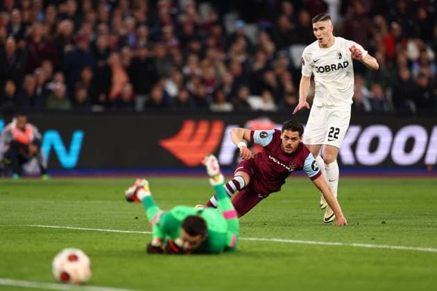 14th March 2024; London Stadium, London, England; Europa League Football, Round of 16, Second Leg, West Ham United versus SC Freiburg; A shot by Roland Sallai of SC Freiburg goes just wide of the West Ham goal  ActionPlus12617904 ShaunxBrooks