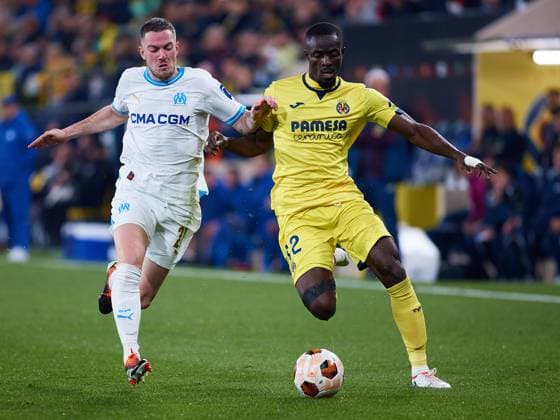 March 14, 2024: Eric Bailly (R) of Villarreal competes for the ball with Jordan Veretout of Olympique de Marseille during the UEFA Europa League, Round of 16, football match played between Villarreal CF and Olympique de Marseille at Estadio de la Ceramica on March 14, 2024, in Villarreal, Spain. - ZUMAa181 20240314_zaa_a181_027 Copyright: xDavidxAliagax