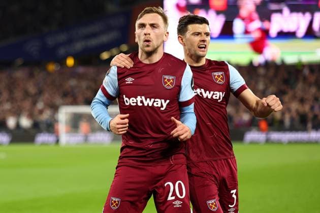 Jarrod Bowen of West Ham United celebrates after scoring a goal (2-0) West Ham United v Freiburg, UEFA Europa League, Round of 16, Second Leg, Football, London Stadium, London, UK - 14 Mar 2024 EDITORIAL USE ONLY No use with unauthorised audio, video, data, fixture lists, club league logos or live services. Online in-match use limited to 120 images, no video emulation. No use in betting, games or single club league player publications. Copyright: xSimonxDael Shutterstockx 14385551bq
