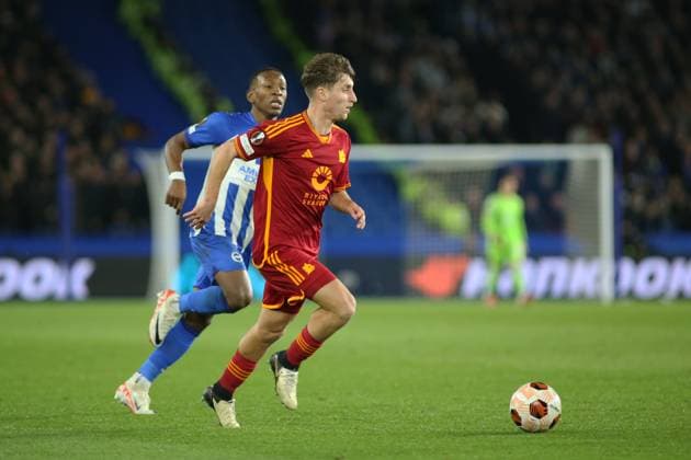 Brighton, March 14th 2024: Dean Huijsen of Roma during the UEFA Europa League round of 16 second leg match between Brighton and Roma at the American Express Stadium, Brighton, England. (Pedro Soares SPP) Copyright: xPedroxSoaresx xSPPx spp-en-PeSoSp-Brighton v Roma0024
