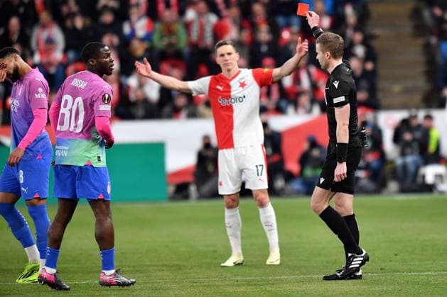 March 14, 2024, Prague, Czech Republic: Referee GLENN NYBERG shows the red card to the Slavia s TOMAS HOLES at Eden Stadion during Round of 16, 2st leg, of the UEFA Europa League, at March 14, 2024, in Prague in the Czech Republic. Prague Czech Republic - ZUMAr156 20240314_aap_r156_015 Copyright: xSlavekxRutax