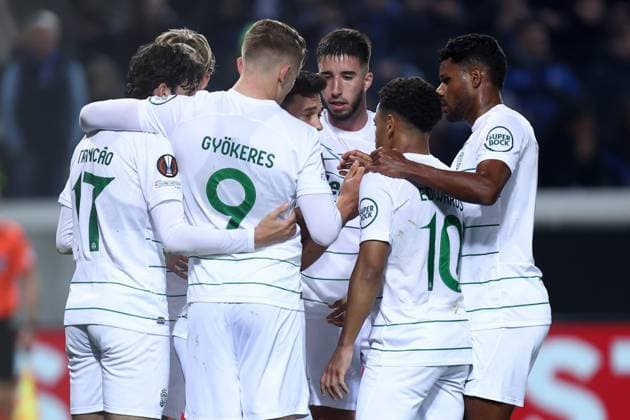 Pedro Goncalves (Sporting Clube de Portugal) celebrates after scoring his team s first goal with team mates, UEFA Europa League 2023 2024 - Round of 16 second leg, Atalanta vs Sporting CP, Gewiss Stadium, March 14, 2024, Bergamo, Italy.
