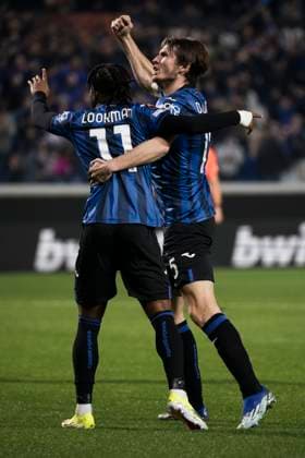Atalanta BC v Sporting CP - UEFA Europa League Ademola Lookman of Atalanta BC celebrates with Marten de Roon of Atalanta BC after scoring a goal during the UEFA Europa League round of 16 second leg football match between Atalanta BC and Sporting CP. Bergamo Italy Copyright: xNicolòxCampox