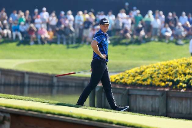 PONTE VEDRA BEACH, FL - MARCH 14: PGA, Golf Herren golfer Viktor Hovland putts on the 17th hole during The Players Championship on March 14, 2024, at TPC Sawgrass in Ponte Vedra Beach, Florida. (Photo by Brian Spurlock Icon Sportswire) GOLF: MAR 14 PGA THE PLAYERS Championship EDITORIAL USE ONLY Icon24031442