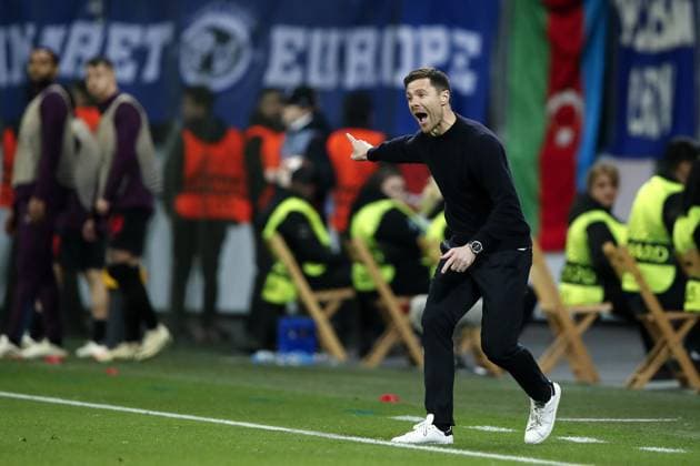 LEVERKUSEN - Bayer 04 Leverkusen coach ANP Hollandse Hoogte Bart Stoutjesdijk UEFA Europa League 2023 24 2023 2024 xVIxANPxSportx xBartxStoutjesdijkxIVx 493704774 originalFilename: 493704774.jpg
