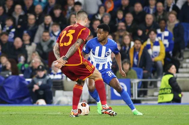 Brighton, March 14th 2024: Pervis Estupinan of Brighton & Albion on the ball defence by Gianluca Mancini of Roma during the UEFA Europa League round of 16 second leg match between Brighton and Roma at the American Express Stadium, Brighton, England. (Pedro Soares SPP) Copyright: xPedroxSoaresx xSPPx spp-en-PeSoSp-Brighton v Roma0034