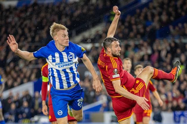 Brighton and Hove Albion v Roma Europa League 14 03 2024. Round of 16 Brighton & Hove Albion FC defender Jan Paul van Hecke (29) & AS Roma midfielder Bryan Cristante (4) during the Europa League round of 16 second leg match between Brighton and Hove Albion and Roma at the American Express Stadium, Brighton and Hove, England on 14 March 2024. Brighton and Hove American Express Stadium East Sussex England Editorial use only , Copyright: xJanexStokesx PSI-19250-0034