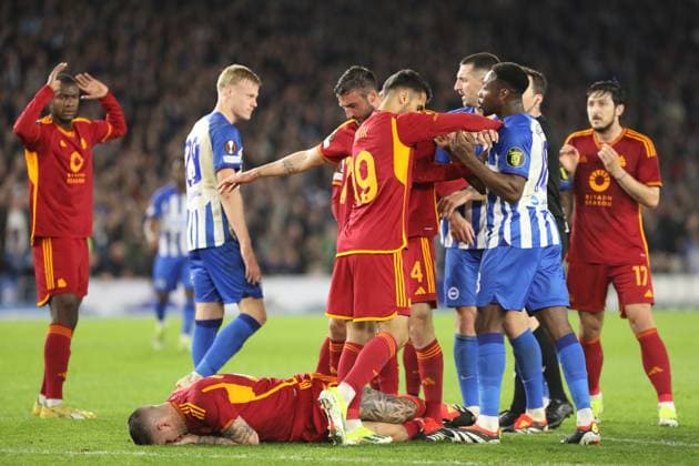 A scuffle breaks out between the Brighton & Hove Albion and AS Roma players during the UEFA Europa League match between Brighton and Hove Albion and Roma at the American Express Community Stadium, Brighton and Hove, England on 14 March 2024. Copyright: xJoshuaxSmithx 40070022