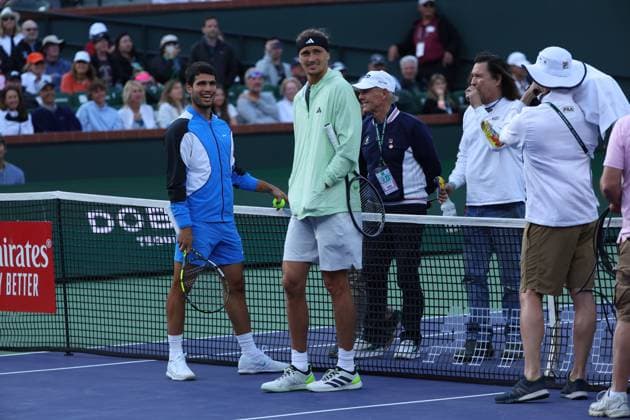 Carlos Alcaraz (Spa) vs Alexander Zverev and the bees TENNIS : Indian Wells 2024 - 14 03 2024 AntoineCouvercelle Panoramic 