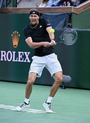 INDIAN WELLS, CA - MARCH 14: Alexander Zverev (GER) returns the ball during a ATP, Tennis Herren quarterfinals tennis match played on March 14, 2024 during the BNP Paribas Open played at the Indian Wells Tennis Garden in Indian Wells, CA. (Photo by John Cordes Icon Sportswire) TENNIS: MAR 14 BNP Paribas Open EDITORIAL USE ONLY Icon506240314529