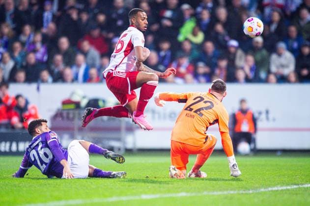 15 03 2024 Soccer, 2023 2024, 2 Bundesliga, Matchday 26, VfL Osnabrück Fortuna Düsseldorf L R Dave Gnaase Osnabrück , Marlon Mustapha Düsseldorf , Philipp Kühn Osnabrück DFL REGULATIONS PROHIBIT ANY USE OF PHOTOGRAPHS AS IMAGE SEQUENCES AND OR QUASI VIDEO