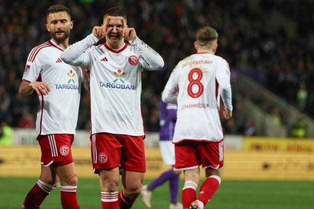 2 Bundesliga VfL Osnabrück Fortuna Düsseldorf on 15 03 2024 at the Bremer Brücke in Osnabrück Cheering, goal celebration, goal scorer, goal scorer Christos Tzolis Duesseldorf 7 cheers after his goal for 0 to 1 MH