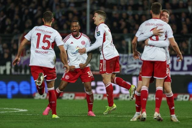 2 Bundesliga VfL Osnabrück Fortuna Düsseldorf on 15 03 2024 at the Bremer Brücke in Osnabrück Cheering, goal celebration, goal scorer, goal scorer Marlon Mustapha Duesseldorf 36 cheers after his goal for 0 to 3 with Christos Tzolis Duesseldorf 7 and Tim Oberdorf Duesseldorf 15 MH