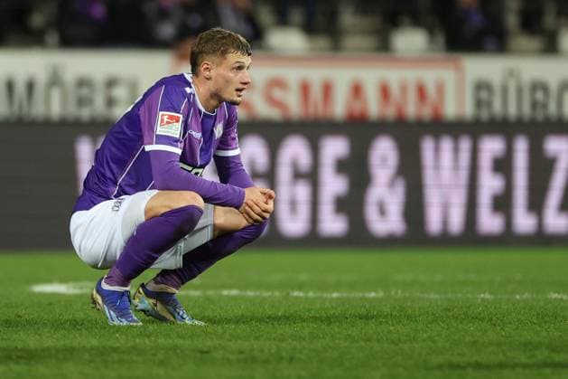 2 Bundesliga VfL Osnabrück Fortuna Düsseldorf on 15 03 2024 at Bremer Brücke in Osnabrück Mickaël Michael Cuisance Osnabrueck 27 dissatisfied, disappointed, disappointed, dejected MH