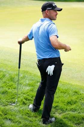 PONTE VEDRA BEACH, FL - MARCH 15: PGA, Golf Herren golfer Brian Harman waits to putt on the 9th hole during The Players Championship on March 15, 2024, at TPC Sawgrass in Ponte Vedra Beach, Florida. (Photo by Brian Spurlock Icon Sportswire) GOLF: MAR 15 PGA THE PLAYERS Championship EDITORIAL USE ONLY Icon24031513