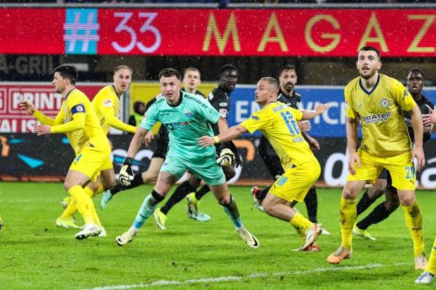 Goalkeeper Pelle Boevnik SC Paderborn,1 goes into the opponents penalty area shortly before the end of the match 2 Soccer Bundesliga season 2023 2024 SC Paderborn vs Eintracht Braunschweig at the Home Deluxe Arena in Paderborn Action,Soccer,Man,Men,Germany,15 03 2024