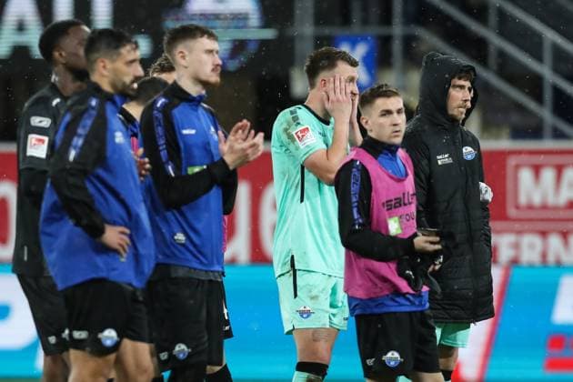Goalkeeper Pelle Boevnik SC Paderborn,1 in front of the fan block 2 Soccer Bundesliga season 2023 2024 SC Paderborn vs Eintracht Braunschweig at the Home Deluxe Arena in Paderborn Action,Soccer,Man,Men,Germany,15 03 2024