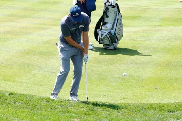 PONTE VEDRA BEACH, FL - MARCH 15: PGA, Golf Herren golfer Matt Fitzpatrick chips on the 9th hole during The Players Championship on March 15, 2024, at TPC Sawgrass in Ponte Vedra Beach, Florida. (Photo by Brian Spurlock Icon Sportswire) GOLF: MAR 15 PGA THE PLAYERS Championship EDITORIAL USE ONLY Icon24031521
