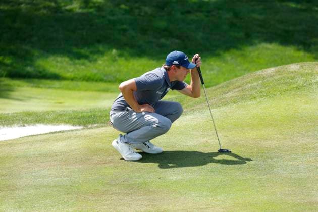 PONTE VEDRA BEACH, FL - MARCH 15: PGA, Golf Herren golfer Matt Fitzpatrick lines up his putt on the 9th hole during The Players Championship on March 15, 2024, at TPC Sawgrass in Ponte Vedra Beach, Florida. (Photo by Brian Spurlock Icon Sportswire) GOLF: MAR 15 PGA THE PLAYERS Championship EDITORIAL USE ONLY Icon24031522