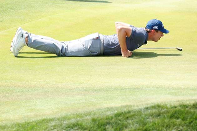 PONTE VEDRA BEACH, FL - MARCH 15: PGA, Golf Herren golfer Matt Fitzpatrick lines up his putt on the 9th hole during The Players Championship on March 15, 2024, at TPC Sawgrass in Ponte Vedra Beach, Florida. (Photo by Brian Spurlock Icon Sportswire) GOLF: MAR 15 PGA THE PLAYERS Championship EDITORIAL USE ONLY Icon24031523